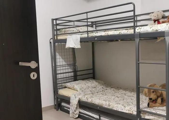 2br-7 Guests-free Parking-pool-aircon * Paralimni