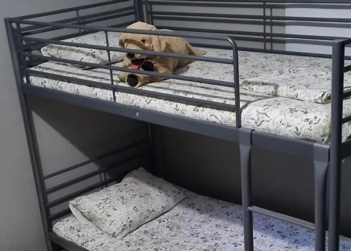 2br-7 Guests-free Parking-pool-aircon Apartment *