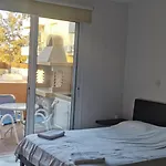 Apartment 2br-7 Guests-free Parking-pool-aircon *