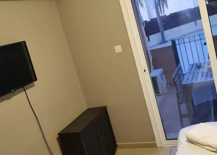 アパート 2br-7 Guests-free Parking-pool-aircon パラリムニ